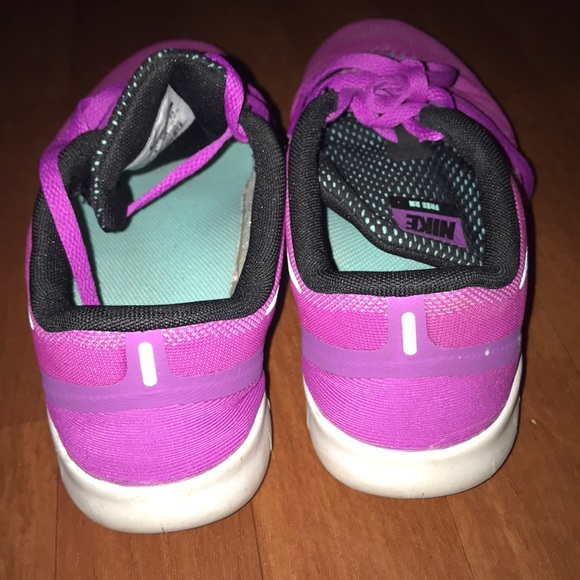 nike shoes - Picture 3 of 3